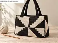 Modelo 22: Tote Geométrica